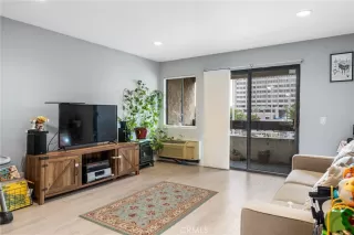 Photo #2: CV24105906 Listing 