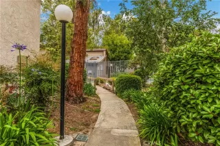 Photo #6: CV24107711 Listing 