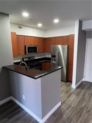 Photo #4: CV24109392 Listing 