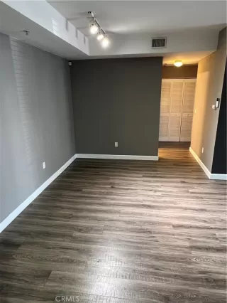 Photo #6: CV24109392 Listing 