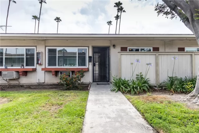 MLS: CV24115590 Condo For Sale