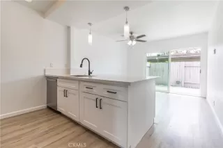 Photo #3: CV24115590 Listing 