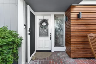 Photo #5: CV24123955 Listing