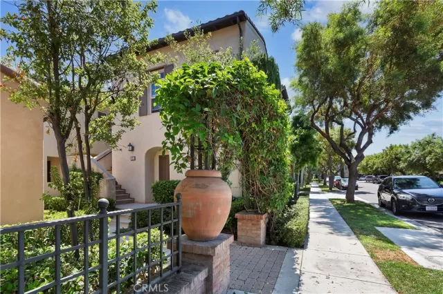 MLS: CV24149900 Condo For Sale