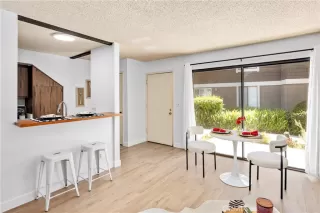 Photo #3: CV24153096 Listing 