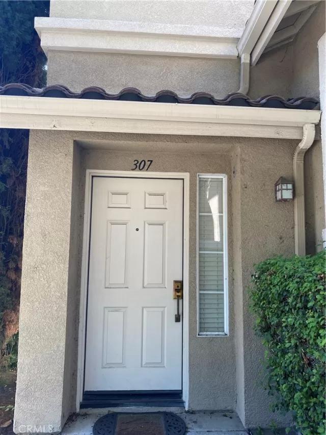 MLS: CV24162153 Condo For Sale