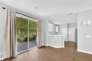 Photo #5: CV24165928 Listing 