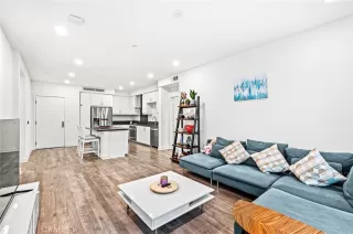 Photo #4: CV24168525 Listing