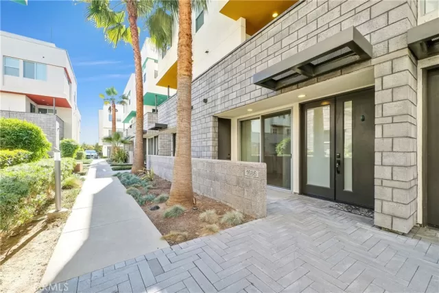 MLS: CV24177302 Condo For Sale