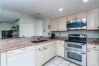 Photo #3: CV24192542 Listing