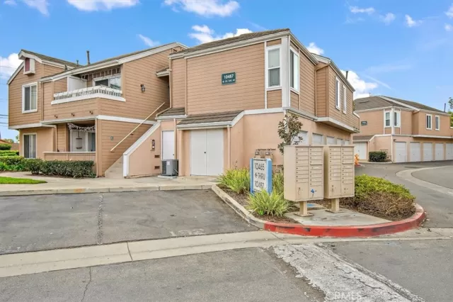 MLS: CV24208672 Condo For Sale