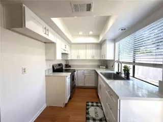 Photo #5: CV24211905 Listing 