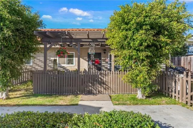 MLS: CV24253351 Condo For Sale