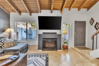 Photo #6: CV25008220 Listing 