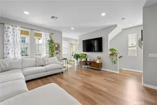 Photo #6: CV25013768 Listing 