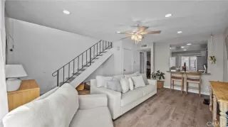 Photo #4: CV25027078 Listing 