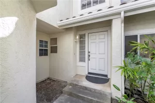 Photo #1: CV25032128 Listing