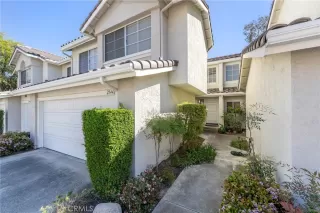 Photo #3: CV25032128 Listing