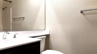 Photo #5: CV25038681 Listing