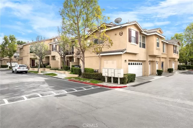 MLS: CV25044961 Condo For Sale