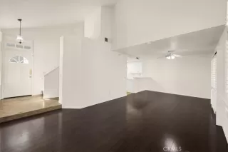 Photo #6: CV25045258 Listing 