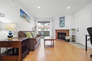 Photo #2: CV25056446 Listing