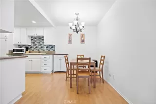 Photo #4: CV25056446 Listing