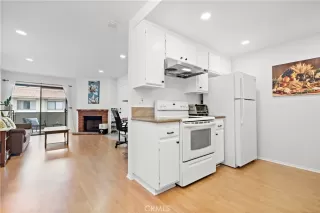 Photo #6: CV25056446 Listing