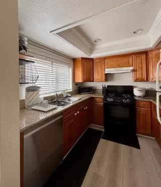 Photo #4: CV25058325 Listing