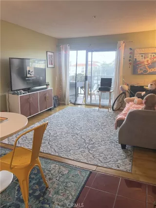 Photo #2: CV25059184 Listing