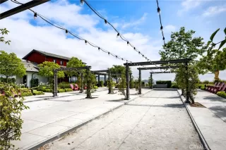 Photo #5: CV25083824 Listing