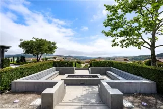 Photo #6: CV25083824 Listing