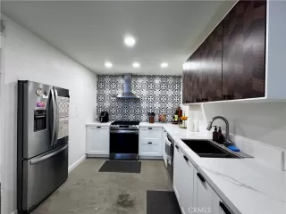 Photo #4: CV25086472 Listing 