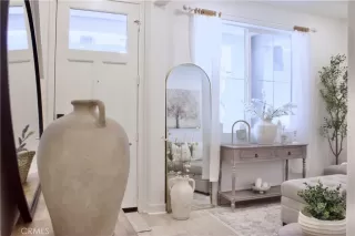 Photo #1: CV25087111 Listing