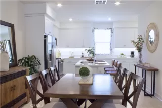 Photo #6: CV25087111 Listing