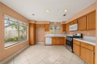 Photo #5: CV25093007 Listing