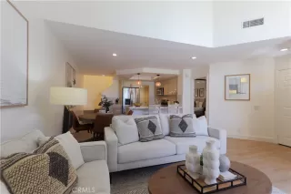 Photo #3: CV25100277 Listing 