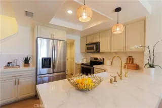 Photo #6: CV25100277 Listing 