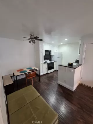 Photo #5: CV25100898 Listing