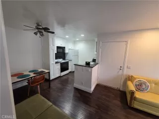 Photo #6: CV25100898 Listing