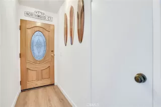 Photo #3: CV25112675 Listing 