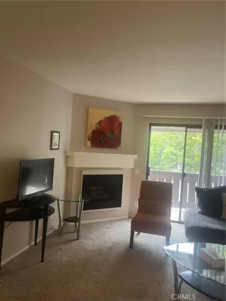 Photo #4: CV25120560 Listing