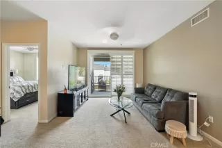 Photo #5: CV25141673 Listing 