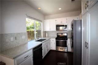 Photo #4: CV25146462 Listing 