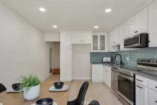 Photo #6: CV25180697 Listing 