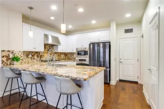 Photo #6: CV25180863 Listing 