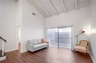 Photo #2: CV25185576 Listing 