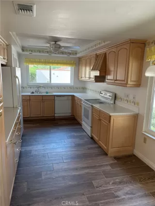 Photo #6: CV25194963 Listing 