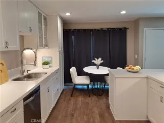 Photo #6: CV25197902 Listing 