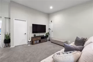 Photo #6: CV25198919 Listing